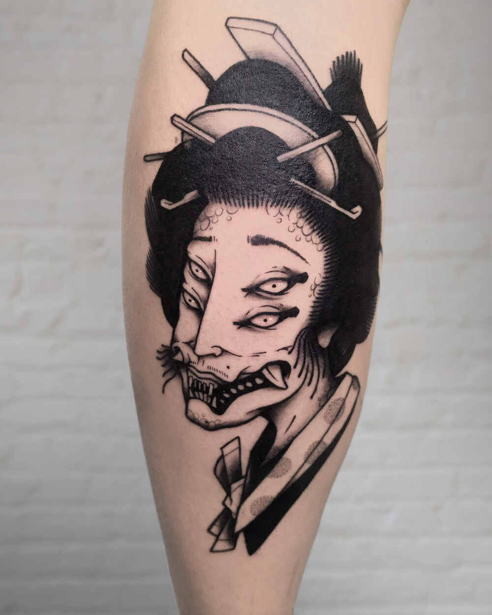 Geisha Hannya Tattoo on leg by Christian Eisenhofer - Studio Sturmfrei Tattoo Berlin